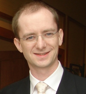 Dl-headshot_medium